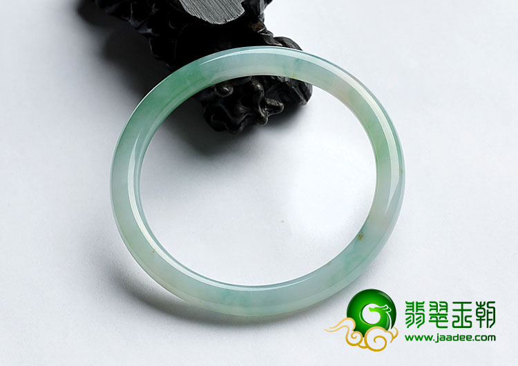 糯冰种飘花略带黄翡缅甸翡翠A货圆条手镯(62.2mm)