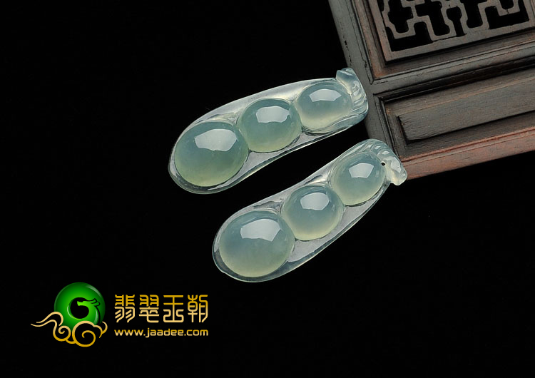 冰种晴水缅甸翡翠A货四季豆挂件(一对)