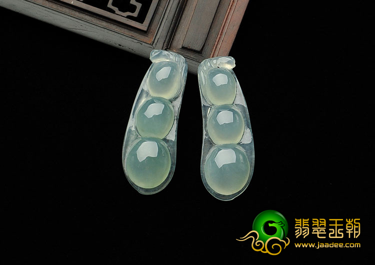 冰种晴水缅甸翡翠A货四季豆挂件(一对)