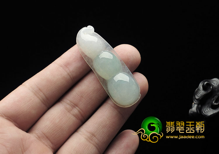 冰种晴水缅甸翡翠A货四季豆挂件