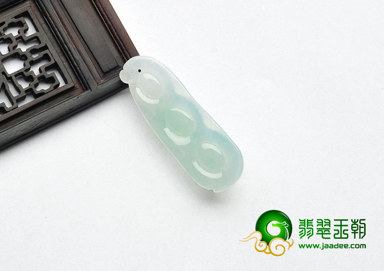 冰种晴水缅甸翡翠A货四季豆挂件