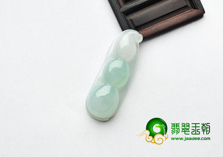 冰种晴水缅甸翡翠A货四季豆挂件