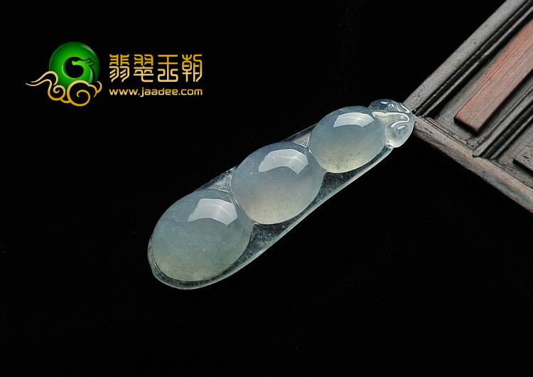 冰种晴水缅甸翡翠A货四季豆挂件