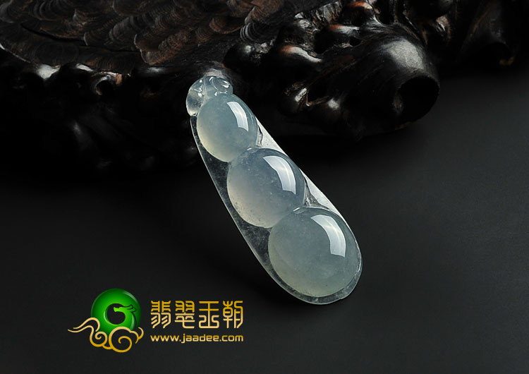 冰种晴水缅甸翡翠A货四季豆挂件