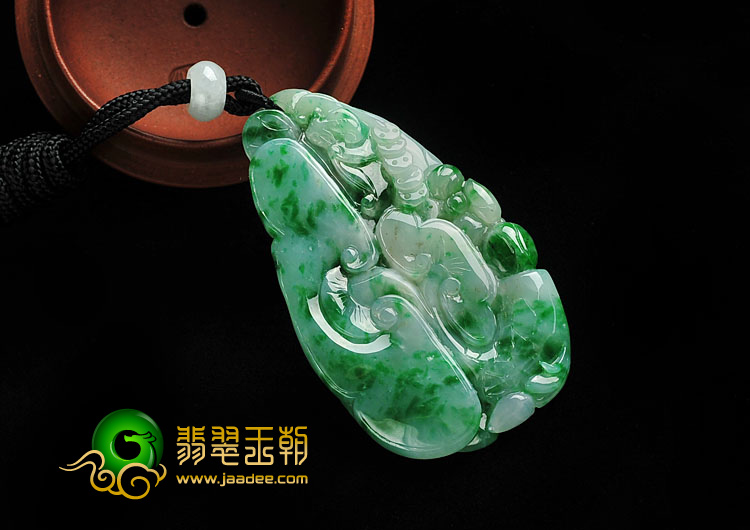 糯冰种飘翠缅甸翡翠A货节节高挂件