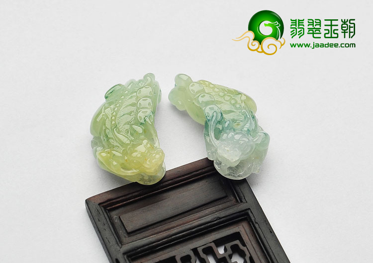 糯冰种黄翡飘花缅甸翡翠A货貔貅挂件(一对)