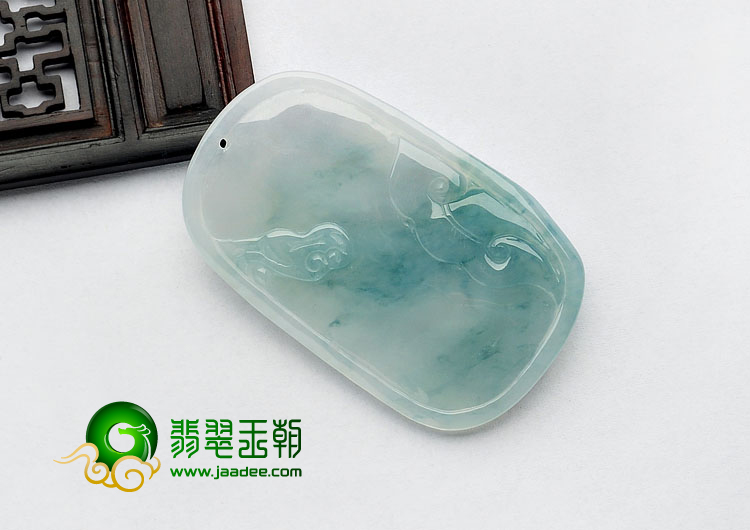 冰种飘花缅甸翡翠A货龙牌挂件