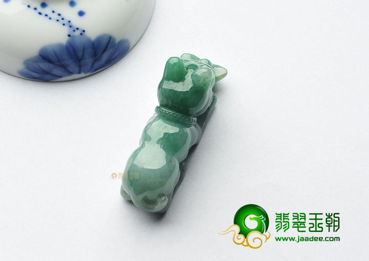 糯冰种绿晴水缅甸翡翠A货旺财挂件