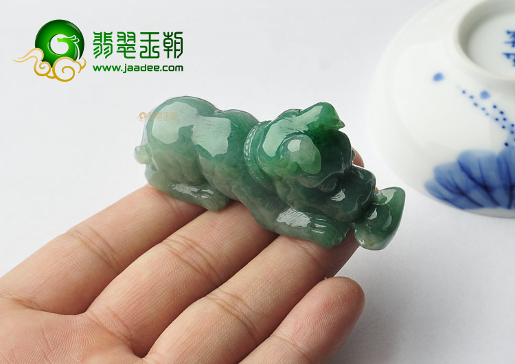 糯冰种绿晴水缅甸翡翠A货旺财挂件