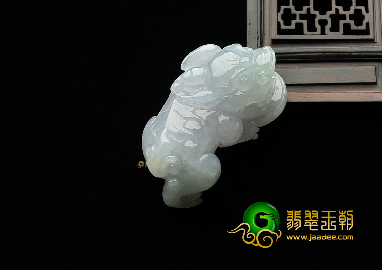 糯冰种晴水缅甸翡翠A货貔貅挂件