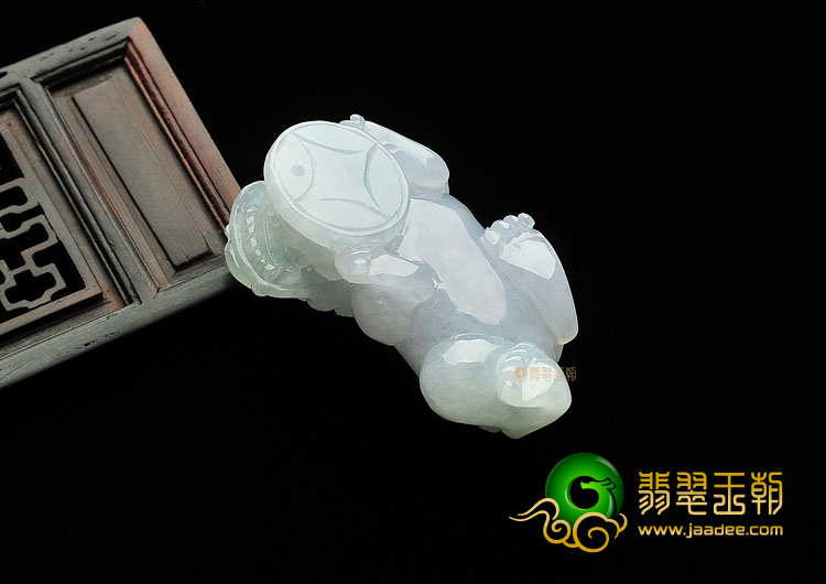 糯冰种晴水缅甸翡翠A货貔貅挂件