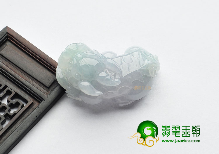 糯冰种晴水缅甸翡翠A货貔貅挂件