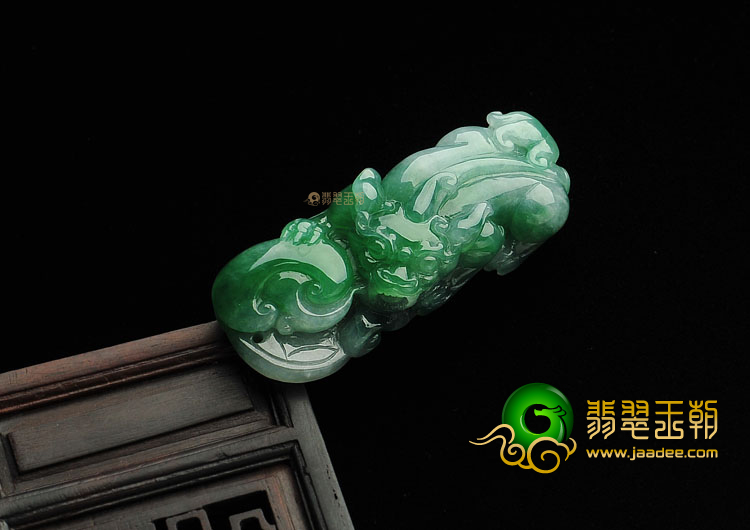 糯冰种翠色缅甸翡翠A货貔貅如意挂件