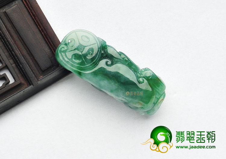 糯冰种翠色缅甸翡翠A货貔貅如意挂件