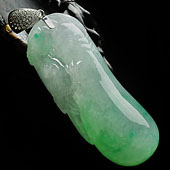 糯冰种飘翠缅甸翡翠A货福瓜挂件（金扣）