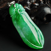 糯冰种翠色缅甸翡翠A货福瓜挂件（金扣）