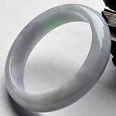 糯冰种淡春带彩缅甸翡翠A货手镯（57.3mm）