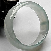 冰种飘花缅甸翡翠A货贵妃镯（57.2mm-47.2mm）