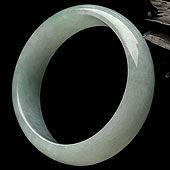 糯冰种晴水缅甸翡翠A货贵妃镯（53.5mm-46.7mm）