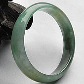 糯冰种晴水略带黄翡缅甸翡翠A货贵妃镯（54.1mm-47.1mm）