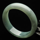 糯冰种略飘花缅甸翡翠A货手镯（60.5mm）