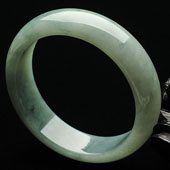 糯冰种略飘花缅甸翡翠A货手镯（60.4mm）
