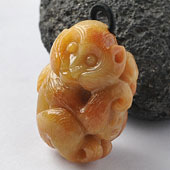糯冰种褐黄翡缅甸翡翠A货小猴子挂件