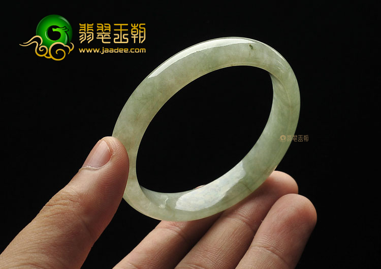 (超值推荐)糯冰种晴水缅甸翡翠A货手镯(52.9mm)