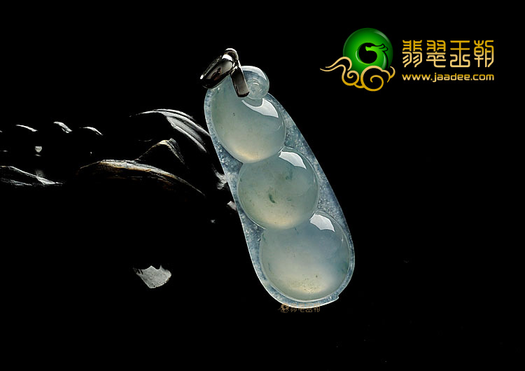 冰种略飘花缅甸翡翠A货四季豆挂件