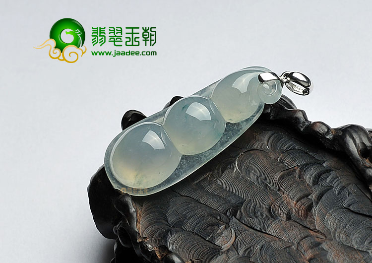 冰种略飘花缅甸翡翠A货四季豆挂件