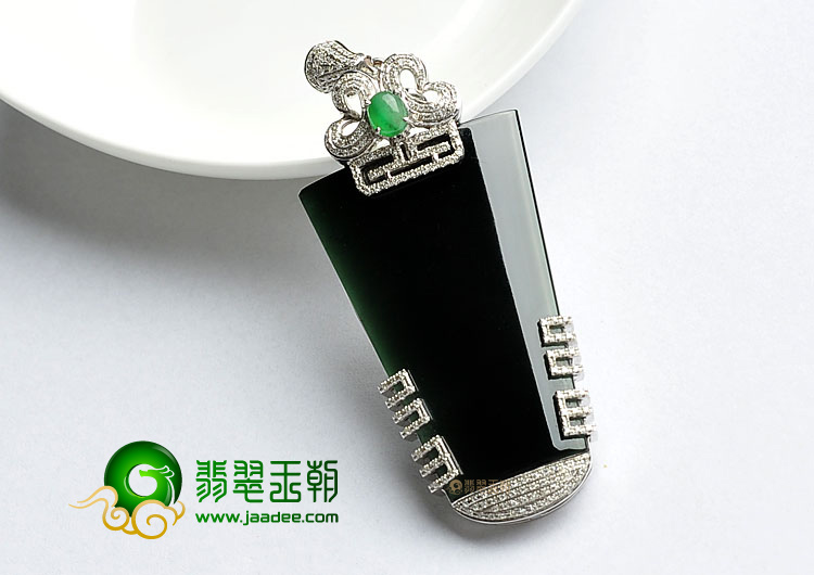 冰种墨翠缅甸翡翠A货镶白金梯型胸坠(真钻)