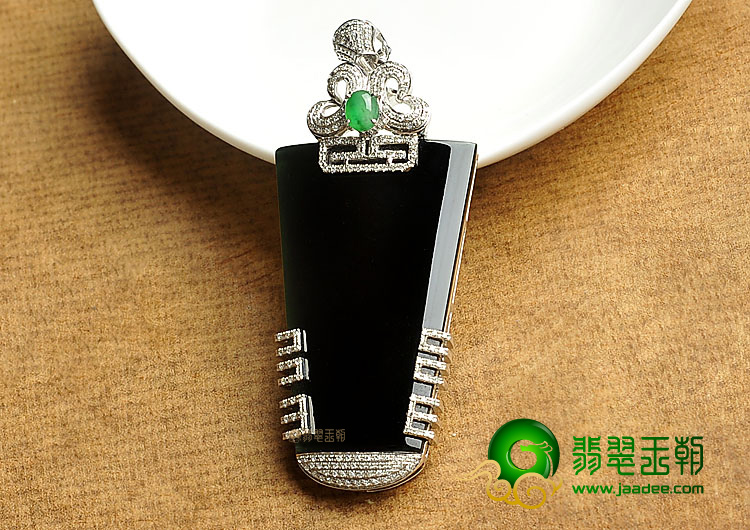 冰种墨翠缅甸翡翠A货镶白金梯型胸坠(真钻)