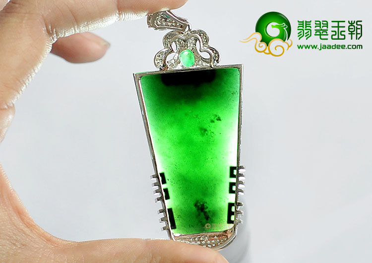 冰种墨翠缅甸翡翠A货镶白金梯型胸坠(真钻)