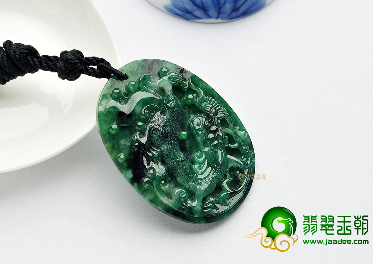 糯冰种癣加绿缅甸翡翠A货龙凤牌挂件