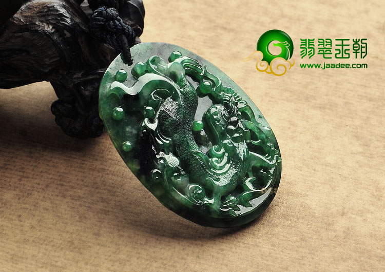 糯冰种癣加绿缅甸翡翠A货龙凤牌挂件