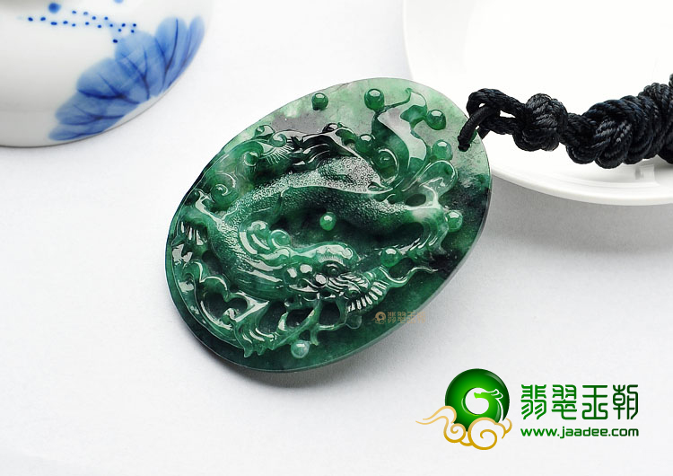 糯冰种癣加绿缅甸翡翠A货龙凤牌挂件