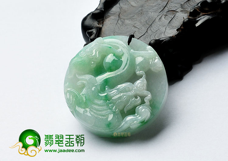 糯冰种飘翠缅甸翡翠A货龙牌挂件