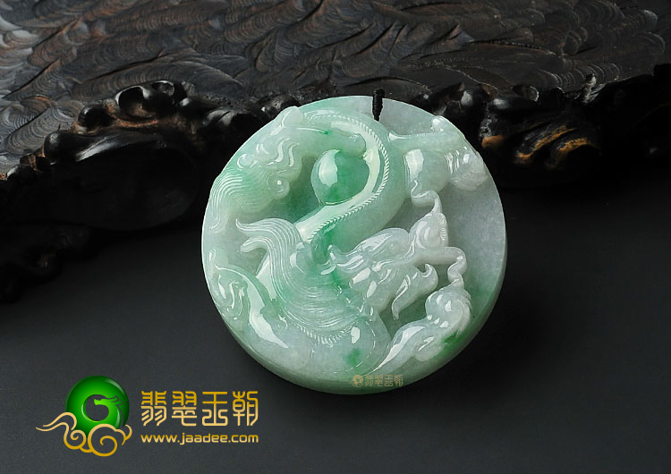 糯冰种飘翠缅甸翡翠A货龙牌挂件