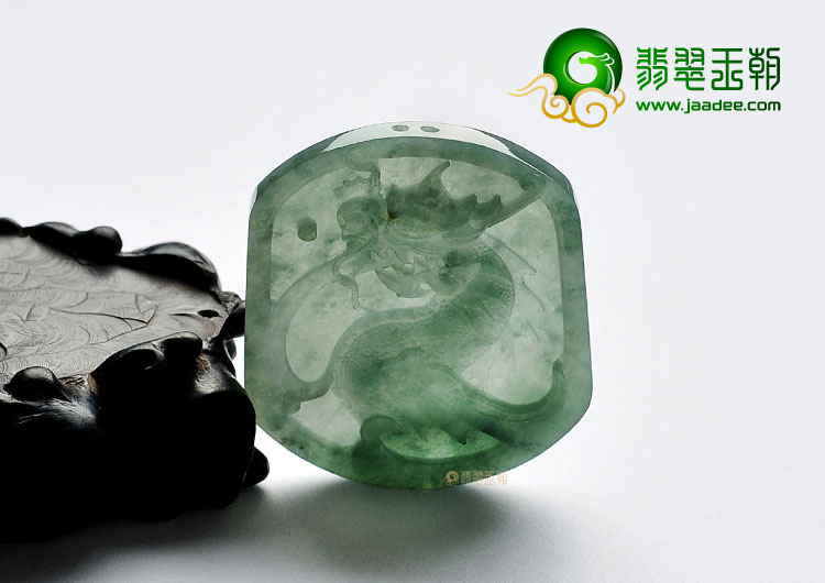 冰种晴水缅甸翡翠A货龙牌挂件