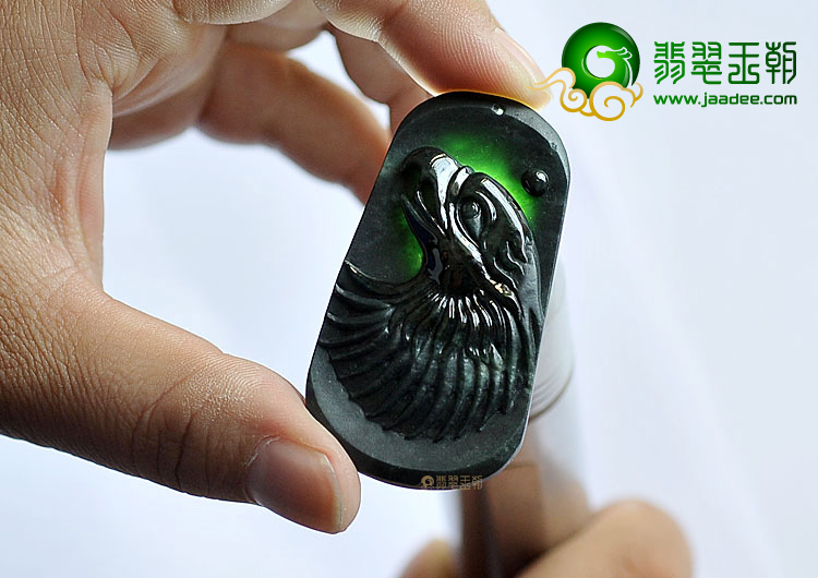 糯冰种墨翠缅甸翡翠A货鹰头挂件