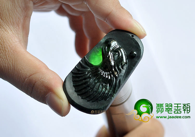 糯冰种墨翠缅甸翡翠A货鹰头挂件