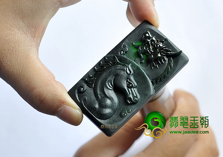 糯冰种墨翠缅甸翡翠A货龙马精神挂件