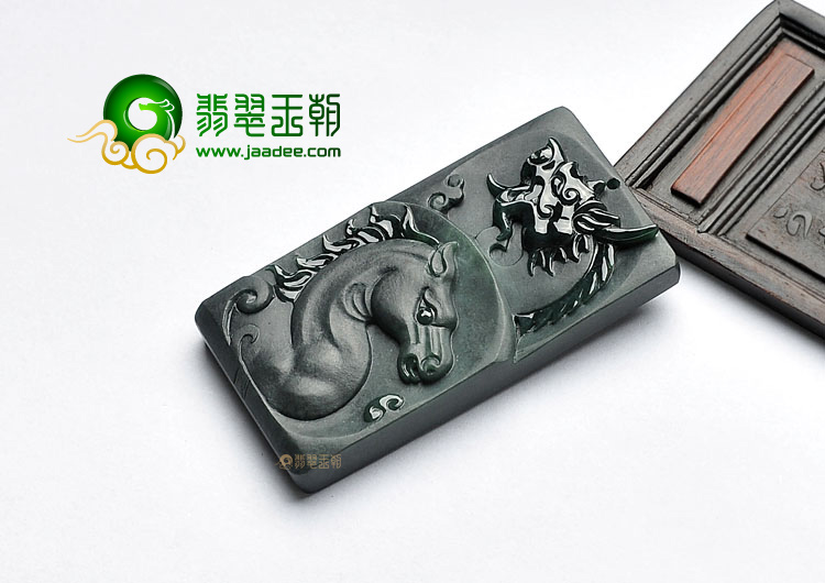 糯冰种墨翠缅甸翡翠A货龙马精神挂件