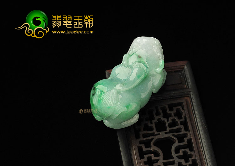 糯冰种飘翠缅甸翡翠A货貔貅挂件