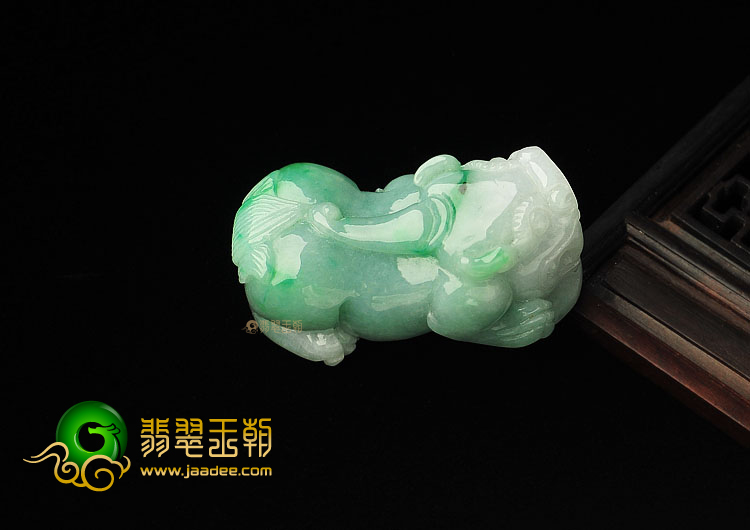 糯冰种飘翠缅甸翡翠A货貔貅挂件