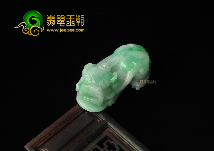 糯冰种飘翠缅甸翡翠A货貔貅挂件
