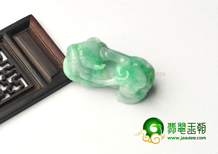糯冰种飘翠缅甸翡翠A货貔貅挂件