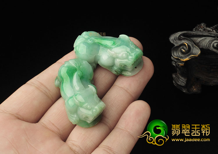 糯冰种飘翠缅甸翡翠A货貔貅挂件(单价)