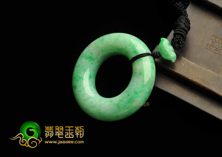 糯冰种翠色缅甸翡翠A货平安扣挂件