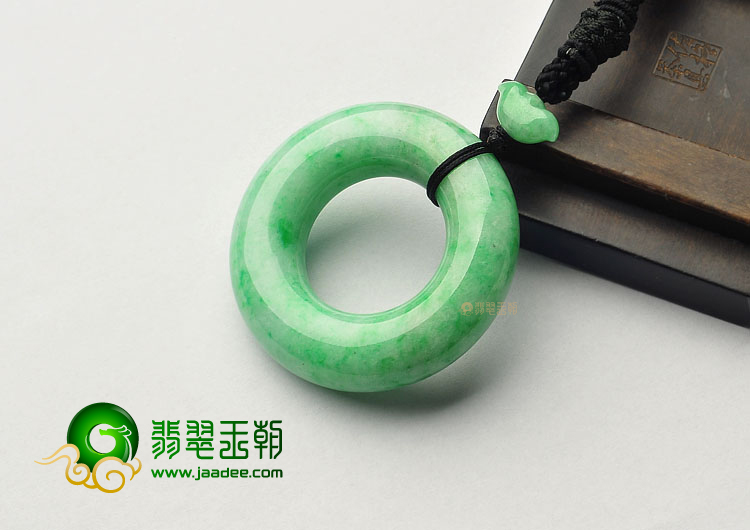 糯冰种翠色缅甸翡翠A货平安扣挂件